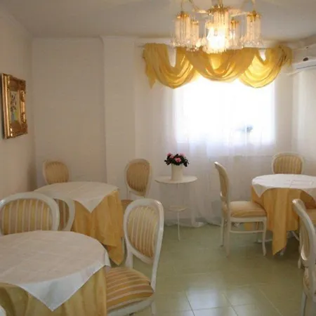 Hotel Nelisse 2*
