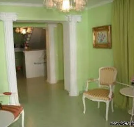 Hotel Nelisse 2*
