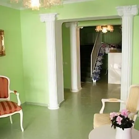 Nelisse Hotel